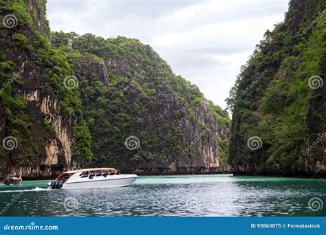 The Blue Lagoon in Thailand. Editorial Image - Image of vacation, landscape: 93863875