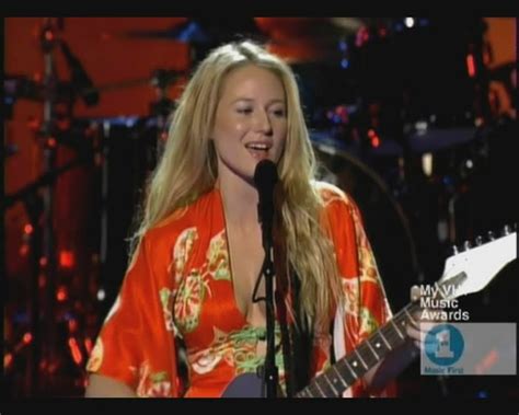 Live Performance Music Videos: Jewel - Standing Still (Live @ VH-1 Awards)