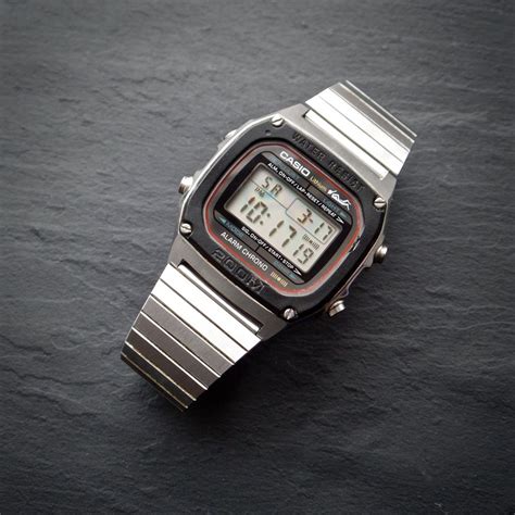 Vintage CASIO DW-1000 280 Chrono LCD Diver Watch