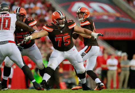 Browns Activate Joel Bitonio