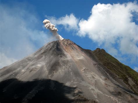 Costa Rica Top Ten - Arenal Volcano