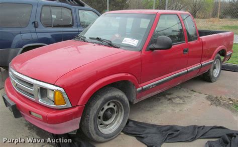 1995 Chevrolet S10 pickup truck in Parsons, KS | Item J2585 sold ...