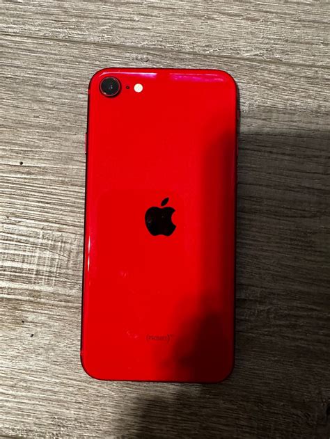 iPhone SE 2nd gen red + case | Cell Phones | London | Kijiji