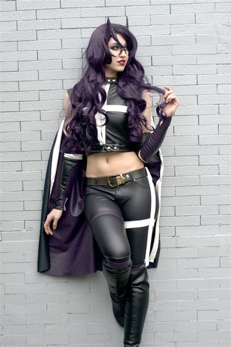 Huntress Cosplay | Huntress cosplay, Cosplay woman, Dc cosplay