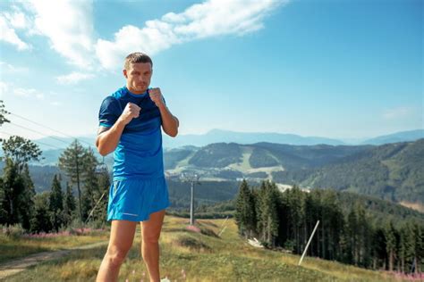 Glowacki Vs. Usyk - Oleksandr Training For Sep.17 Fight - Boxing News 24