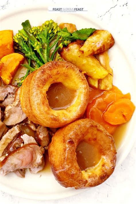 Proper Yorkshire Puddings | Roast chicken dinner, Sunday roast dinner, Yorkshire pudding