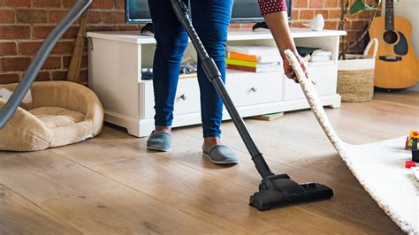 Can You Vacuum Hardwood Floors? - Living Pristine