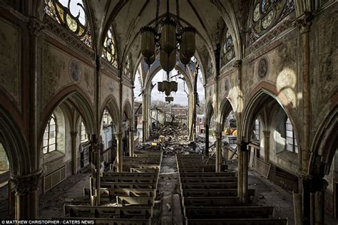 Matthew Christopher's photographs of abandoned churches | Daily Mail Online