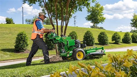 John Deere Offers Up New 2019 M Series & R Series Walk-Behind ...