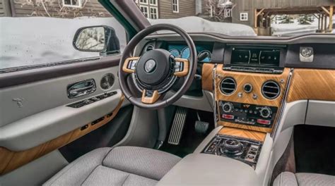 Your Guide to Rolls-Royce Cullinan Tech Features | Fields Motorcars Orlando