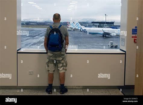 glasgow airport departure lounge Stock Photo - Alamy