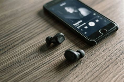 Bluetooth Headphones ( Gadget )