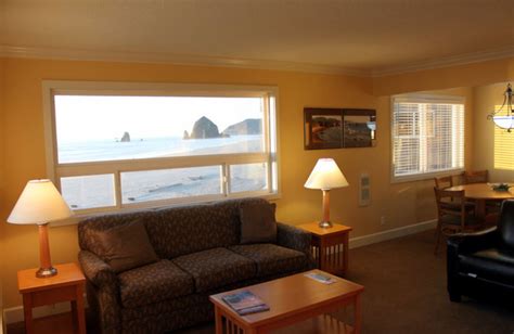 Tolovana Inn (Cannon Beach, OR) - Resort Reviews - ResortsandLodges.com