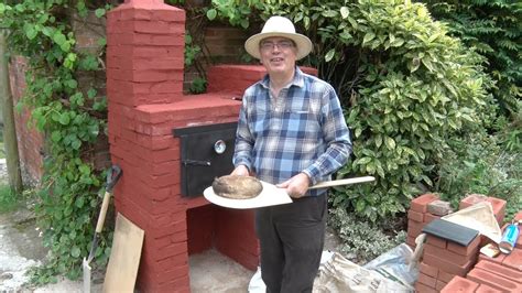 Building a wood fired Bread Oven - YouTube