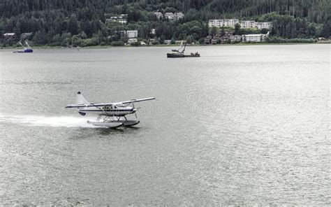 Plane Landing On Water stock image. Image of shoreline - 35729713