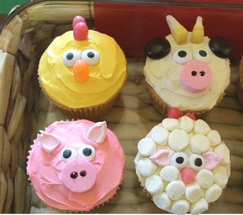 Farm Theme Cupcakes | Little Cookhouse