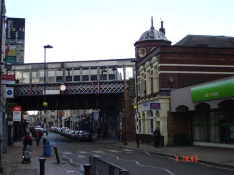 OLD DEPTFORD HISTORY: Deptford Bridge, Deptford High Street looking North.