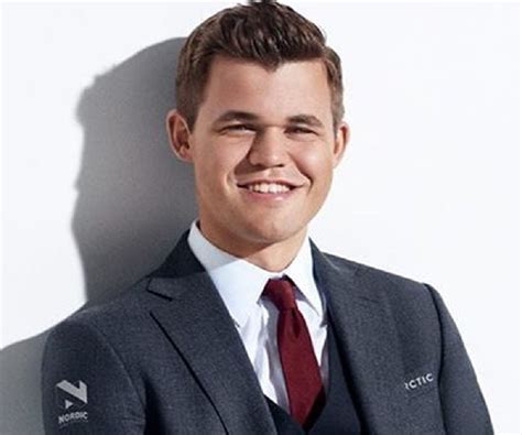 Magnus Carlsen Biography - Facts, Childhood, Family Life & Achievements