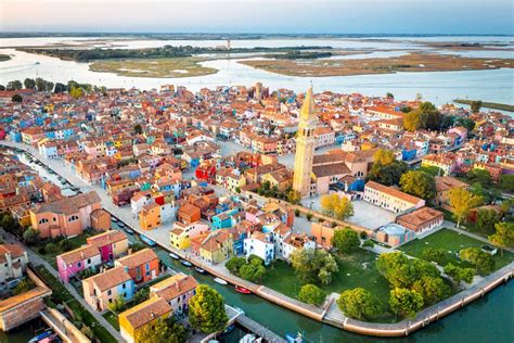 Getting Lost On Burano: Italy's Rainbow Island • Expert Vagabond