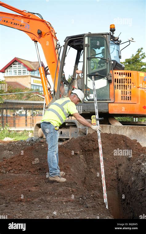 Jcb digger working on construction hi-res stock photography and images - Alamy