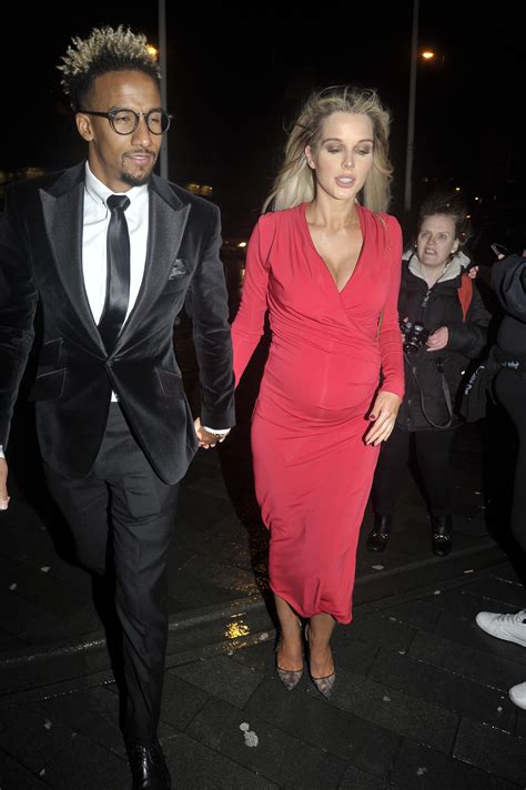 Celtic WAG Helen Flanagan shows off tiny baby bump in dress-down selfie | The Scottish Sun