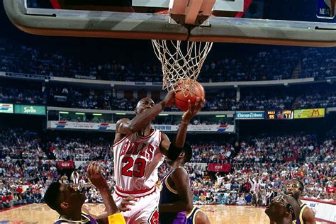 You Tube Gold: Michael Jordan’s Iconic 1991 Shot vs. The Lakers Still ...