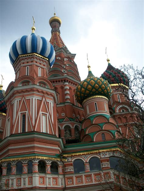 St Basil’s Cathedral up close – Travel with Intent