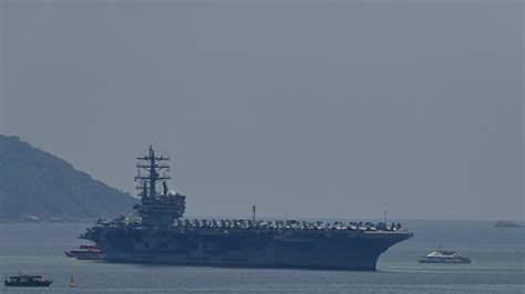 US Aircraft Carrier Arrives in Vietnam