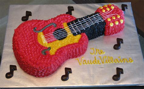 Guitar Cake | Guitar cake, Guitar birthday cakes, Music themed cakes