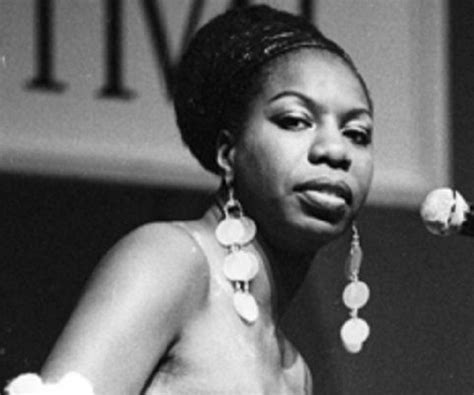 Nina Simone Biography - Facts, Childhood, Family Life & Achievements