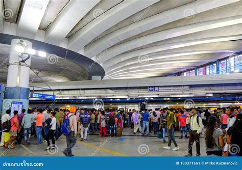 Rajiv Chowk Metro Station in New Delhi, India Editorial Photo - Image of lutyens, hall: 180371661