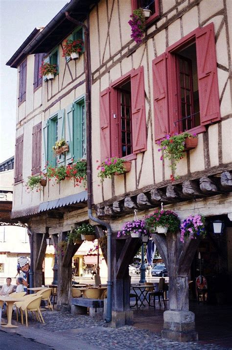 Bastide di Mirepoix nell' Ariège-Francia (With images) | France travel ...