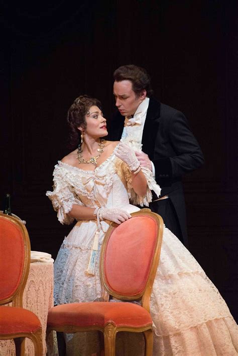 'La Traviata' review: New cast breathes life into classic