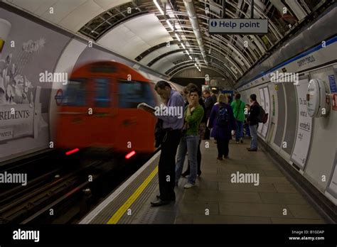 Navigating The London Underground: A Deep Dive Into The Victoria Line ...