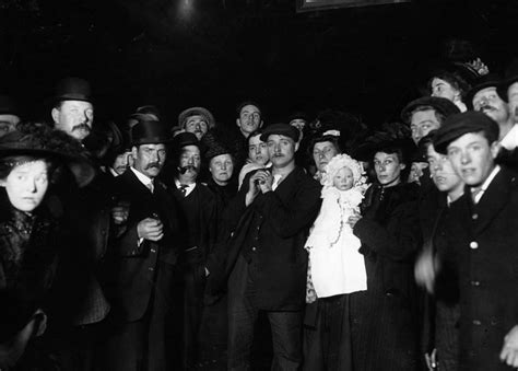 These Pictures Document the Moment when the Titanic Survivors Arrived Home, 1912 - Rare ...