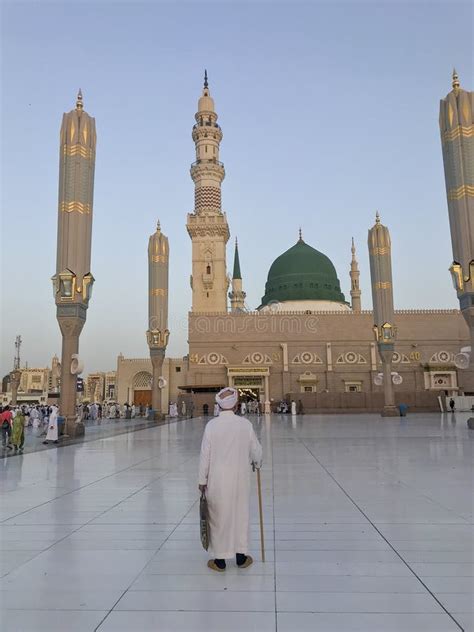 Green Dome of Nabawi Mosque Stock Photo - Image of muhammad, prayers ...