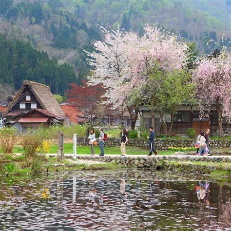 Shirakawa-go Japan village – Stock Editorial Photo © tupungato #86247700