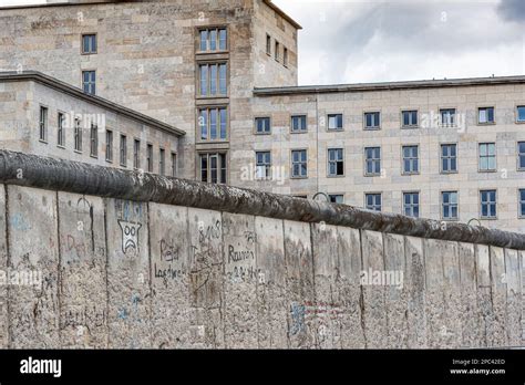 View of the east-west section of the original Berlin Wall, East Berlin, Germany Stock Photo - Alamy