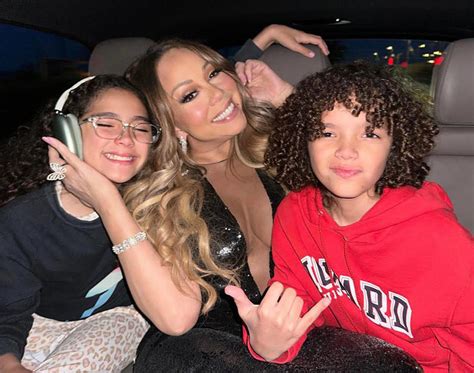 Mariah Carey loves to share the stage with twins Roc and Roe