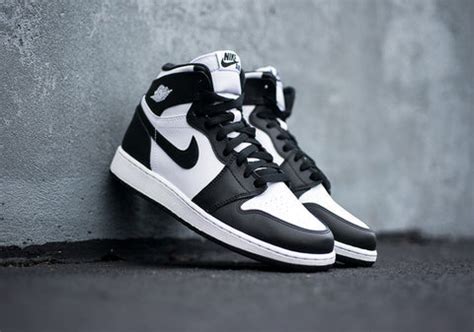 Air Jordan 1 Retro High OG Black / White – Laced Up Laces