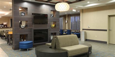 Hotel in Goldsboro, NC | Holiday Inn Express & Suites Goldsboro - Base Area