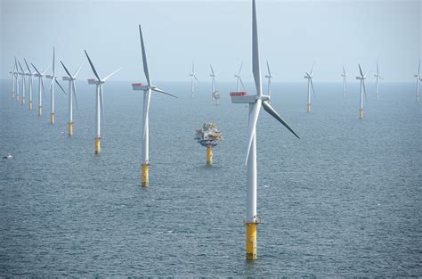 World’s largest offshore wind farm receives go-ahead in UK – Euractiv