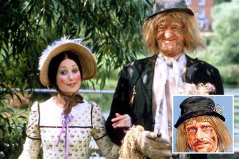 Who's in the new Worzel Gummidge cast, who's played the scarecrow ...