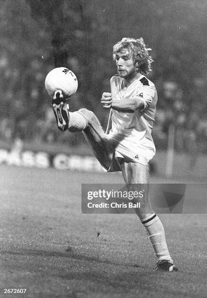 Tottenham Hotspur player Steve Archibald in action against Crystal ...