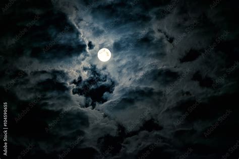 Mysterious night sky with full moon. Horror and Halloween concept ...