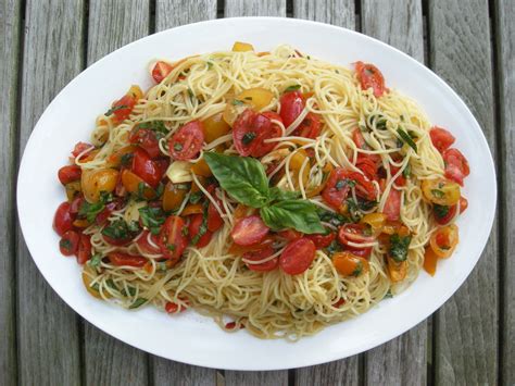 HOW TO BOIL PASTA: CAPELLINI – The Weathered Grey Table