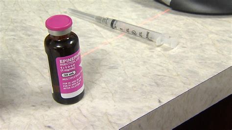 Blacksburg pharmacist makes Epi-Pen alternative for $20 | WSET