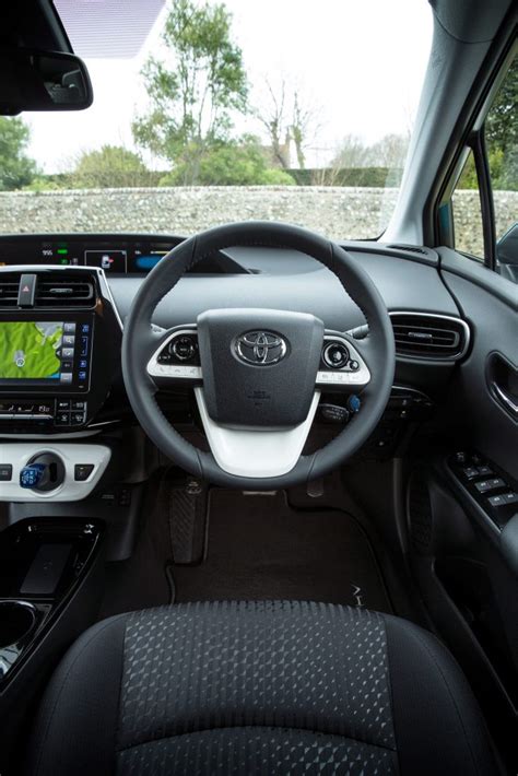 Prius Plug-in Interior (2017 - 2019) - Toyota Media Site