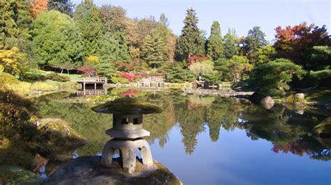 The Seattle Japanese Garden bursts with color in the fall | king5.com