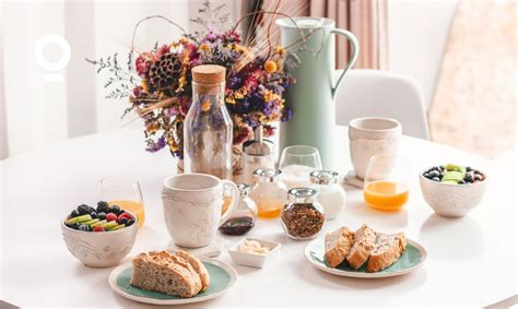 Airbnb Breakfast Ideas to Impress Your Guests | Hospitable.com